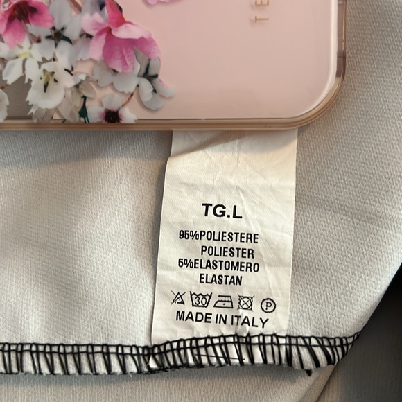 Like New-KATE-Size Large - Picture 7 of 9